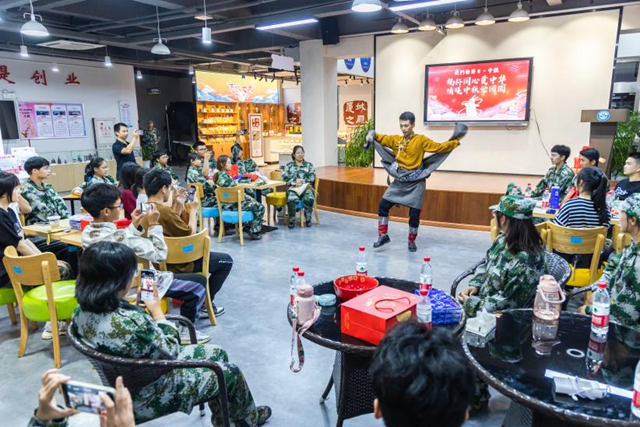 民族团结联谊活动现场。厦门城市职业学院供图